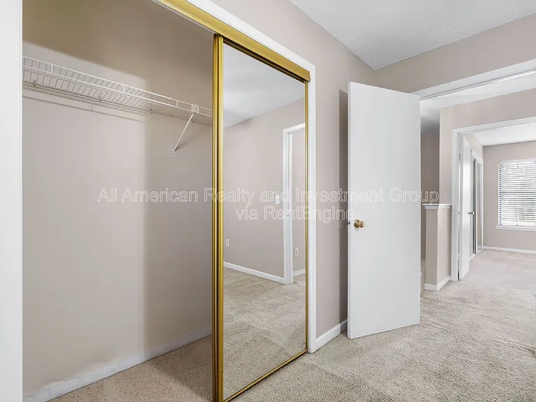 611 Center St #10 — Photo 3