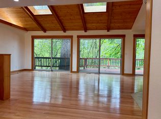 41511 Deerhorn Rd, Springfield, OR 97478