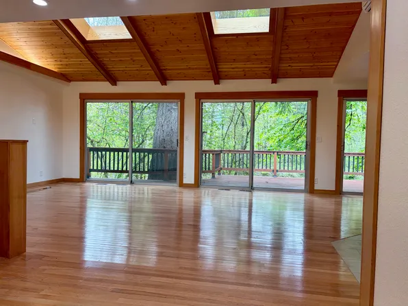 (undisclosed Address), Springfield, OR 97478