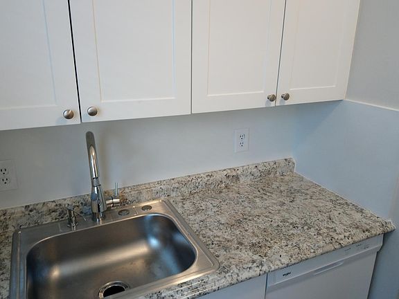 2nd image of 520 24th Ave N