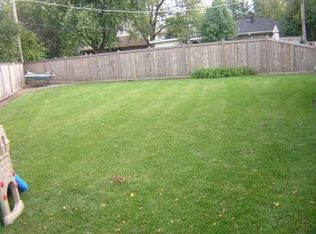 1105 Dell Rd, Northbrook, IL 60062