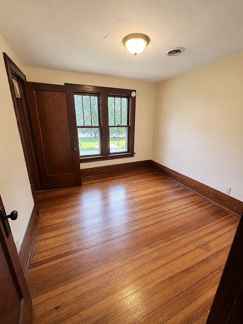Charming 3 Bedroom 1 Bath Home in Owatonna — Photo 4
