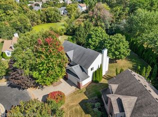 2863 Greenlawn Ave, Commerce Township, MI 48382
