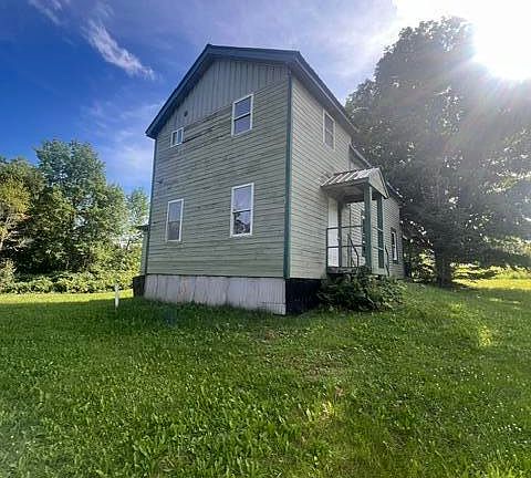 3rd image of 1004 Estabrook Road