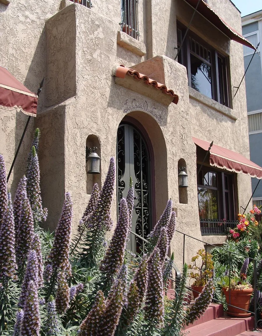 1 bed, 950 sqft, $2,350 — Photo 1