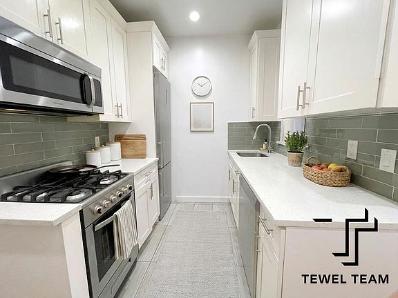 2nd image of 492 Manhattan Ave #3AA