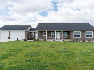 3681 N Marion Rd, Alburnett, IA 52202
