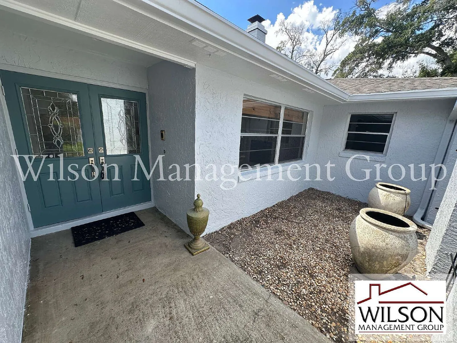 4 bed, 2.0 bath, 1957 sqft, $2,495 — Photo 2