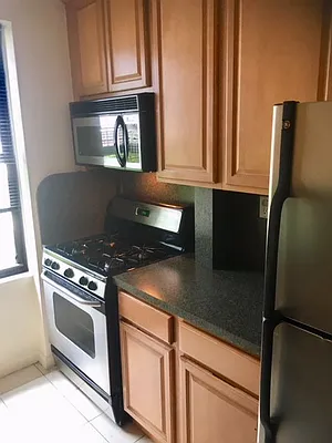 Rented by Halvatzis Realty | media 13