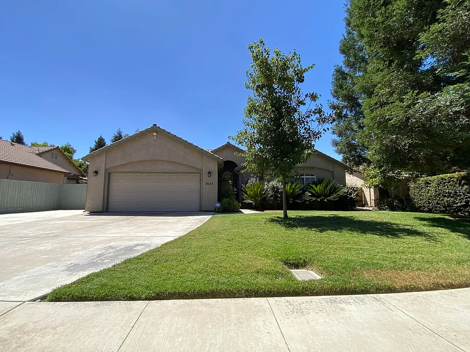 2643 W Oakridge Ave