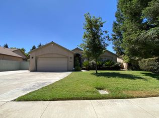 2643 W Oakridge Ave, Visalia, CA 93291