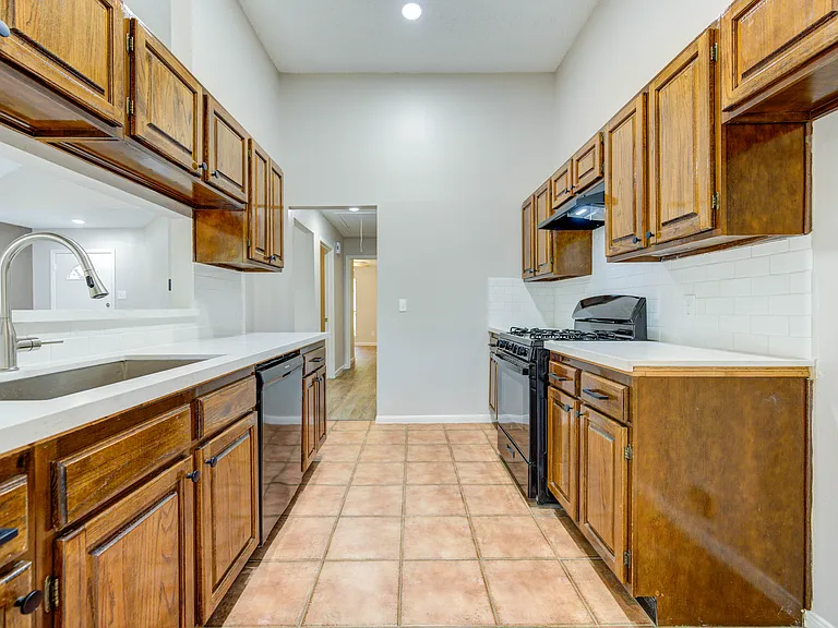 8418 Mosshang Ct — Photo 8
