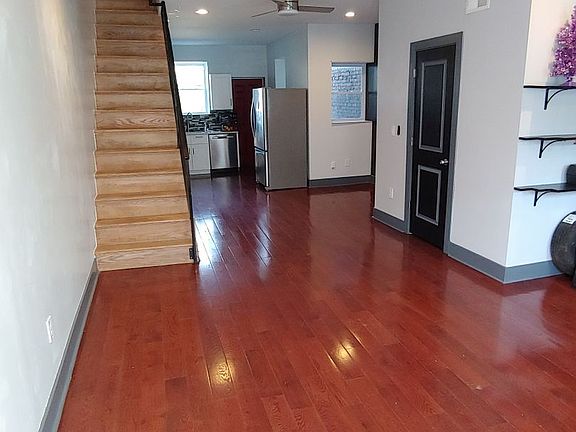 2nd image of 2731 Oakford St