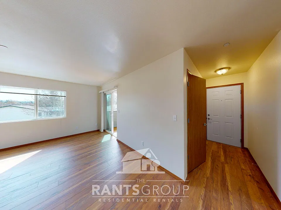 Crystal Springs Apartments