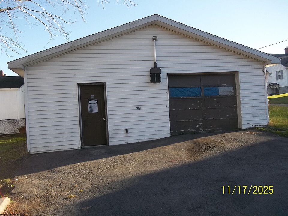 2nd image of 15 Monroe St