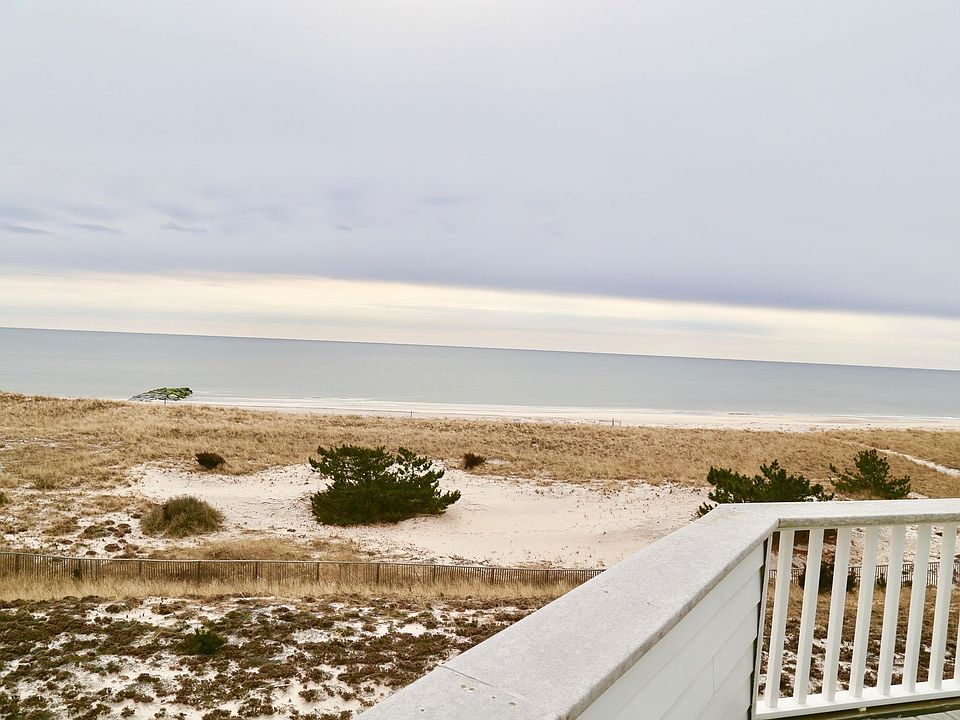 2nd image of 265 Dune Rd #68