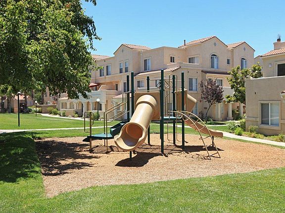 5th image of 18002 Annes Cir Unit 103