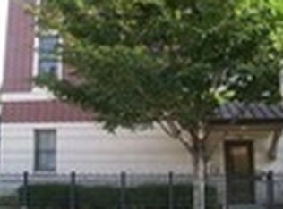 758 W 14th Pl APT 3B, Chicago, IL 60607