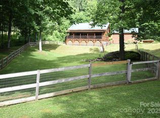 120 Spotted Fawn Ln, Waynesville, NC 28785