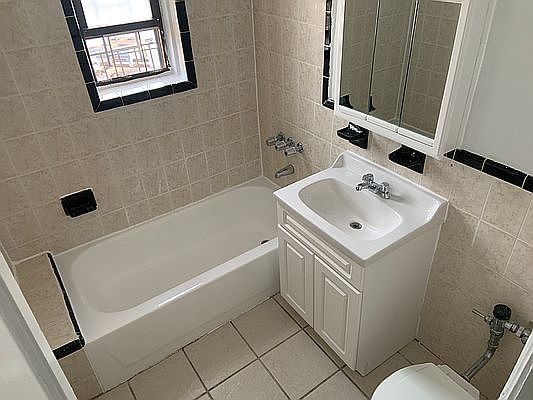 4th image of 45-36 44th St #4H