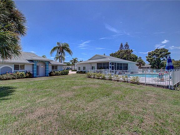 3rd image of 6456 Hamlet Dr Unit 2-A