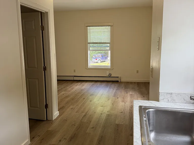 175 Ohio St #4 — Photo 3
