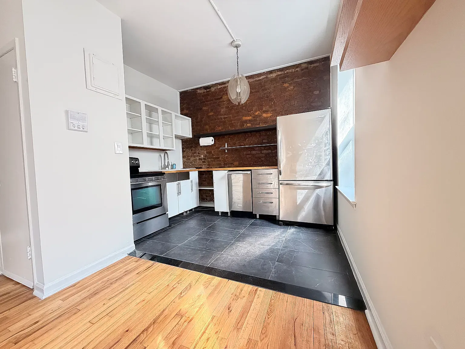 234 East 14th Street — Photo 4