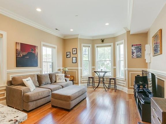 4th image of 283 Dorchester St #2