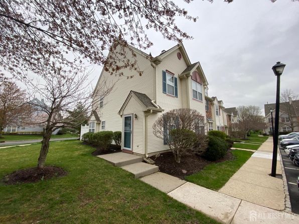 61 Curtis Ct