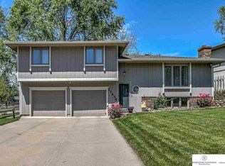 11436 Sunburst St, Omaha, NE 68164