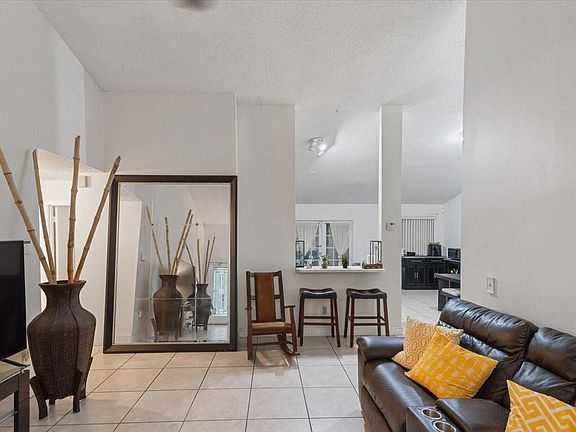 3rd image of 1600 SW 87th Avenue