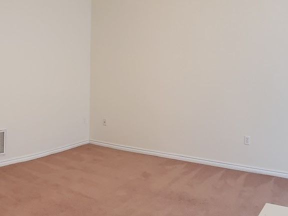 3rd image of 19 Fuller Cir