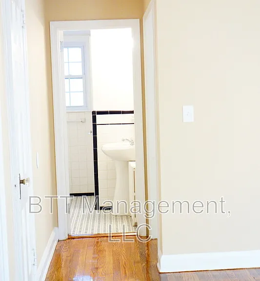 8107 Greenwood Ave #2 — Photo 11