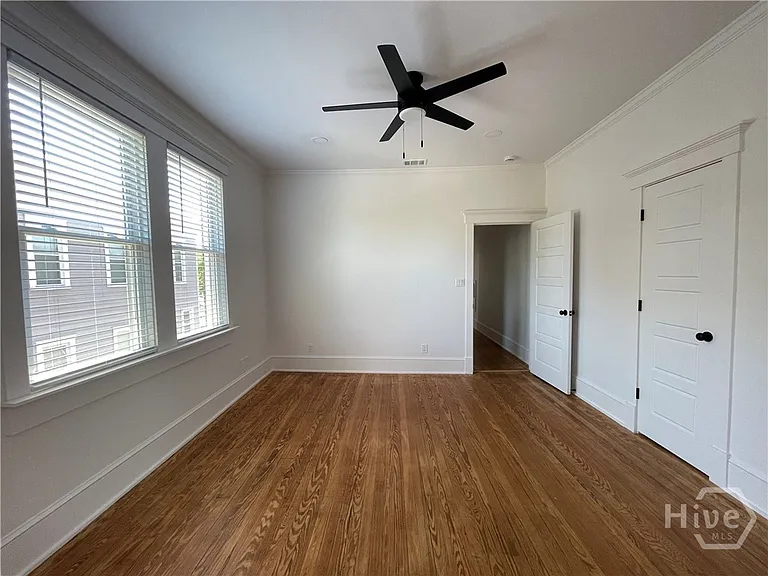 1014 E Anderson St — Photo 13