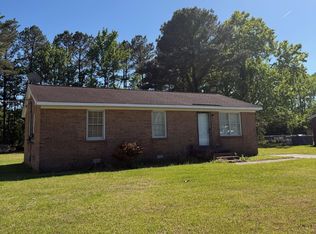 3246 Mobleys Bridge Rd, Grimesland, NC 27837