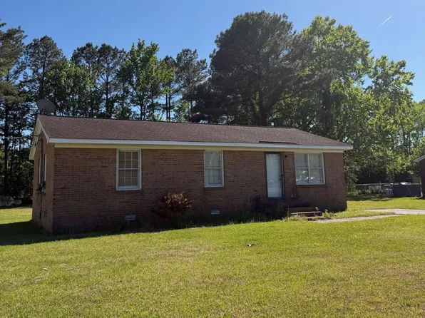 3246 Mobleys Bridge Road, Grimesland, NC 27837