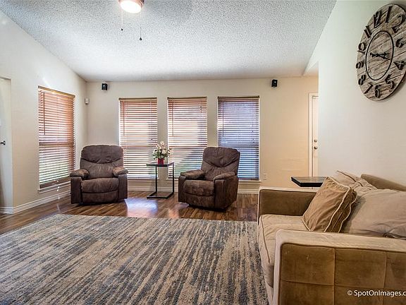 4th image of 1602 Clydesdale Dr