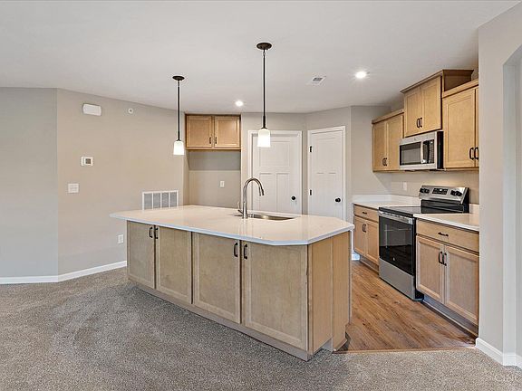 3rd image of 525 Tradition Rdg #81104