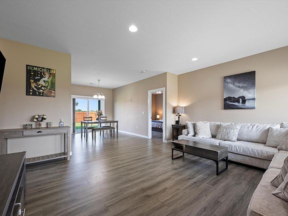 5th image of 2314 Famville Ct