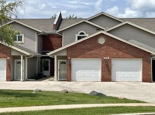 668 Westfield Way UNIT F, Pewaukee, WI 53072