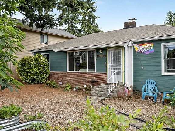 3rd image of 11602 SE Main St