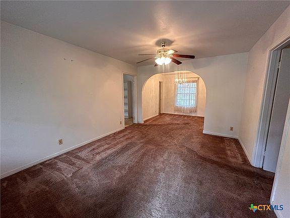 5th image of 1110 Searcy Dr