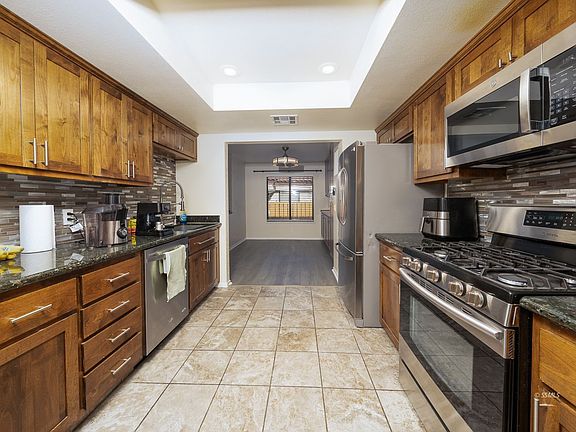 4th image of 430 Tepatitlan Ct