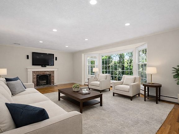 5th image of 59 Russett Hill Rd