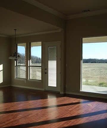 4th image of 418 Club House Dr