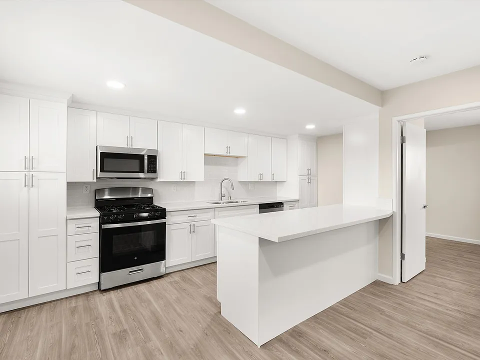 Tyler Arms Apartments - Riverside, CA