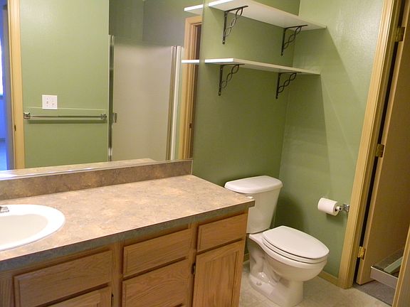 5th image of 409 Haines Ave