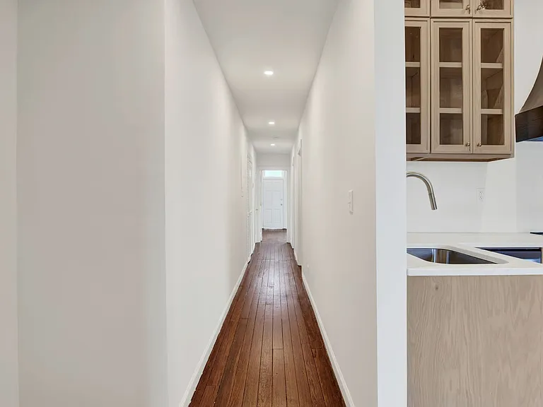 307 E Liberty St — Photo 19