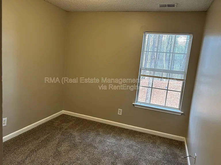 1840 Carrington Dr — Photo 6