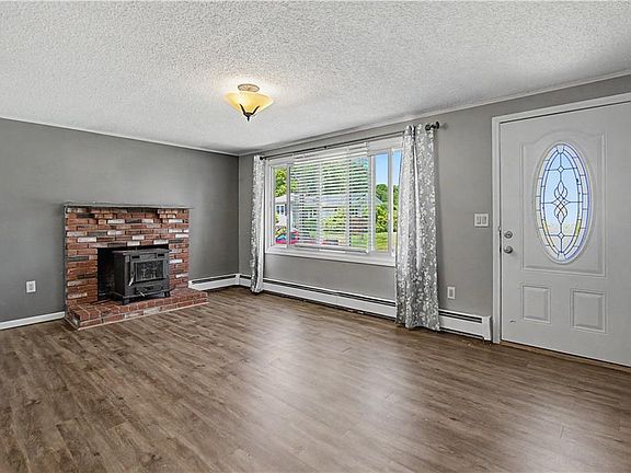 2nd image of 118 Duchess Rd